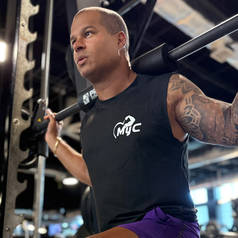 MYC_Elite_Cut_Sleeveless_Tee_Lifestyle_Black_02_800x800